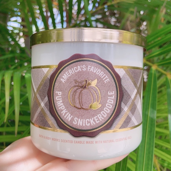 Bath and Body Works Pumpkin snickerdoodle candle - Picture 2 of 8